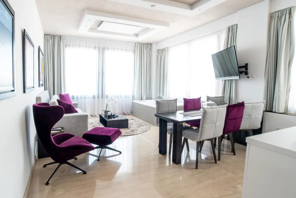 APARTMENT WITH JACUZZI WITH VIEWS Room, Sea And The City, Halkidiki