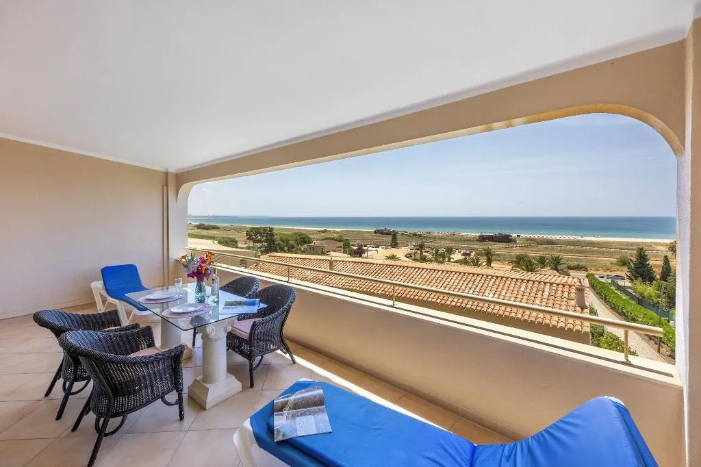 Room, Vila Palmeira, Algarve