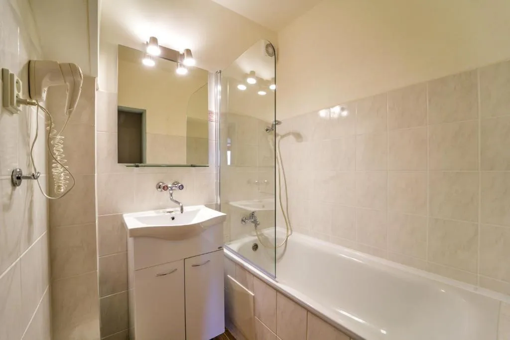 Double or Twin ECONOMY Room, Charles Central, Prague