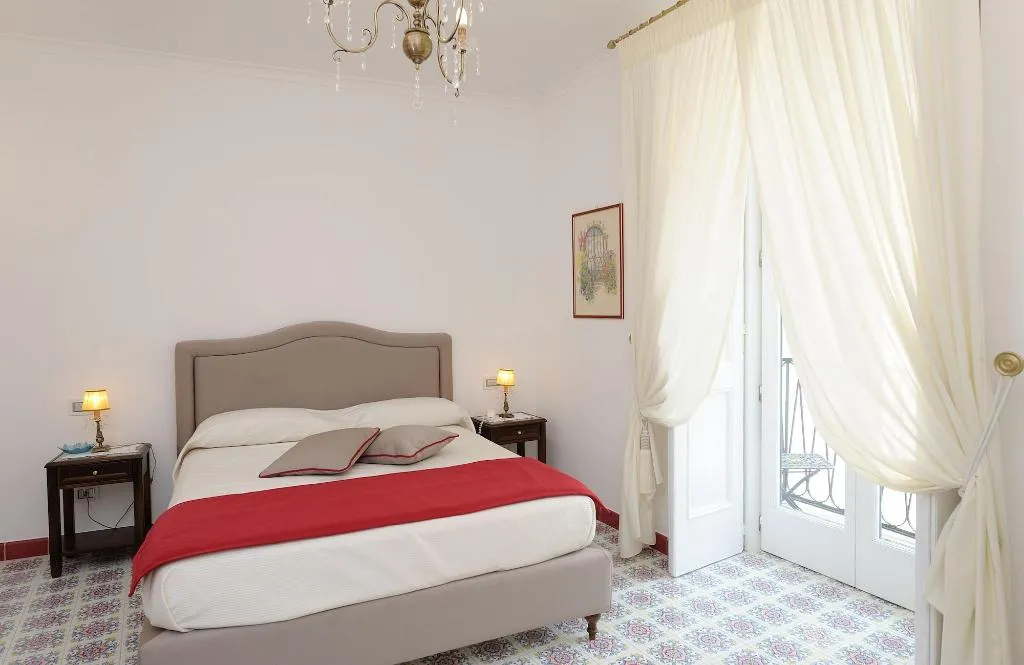 Room, Residenza Luce, Naples