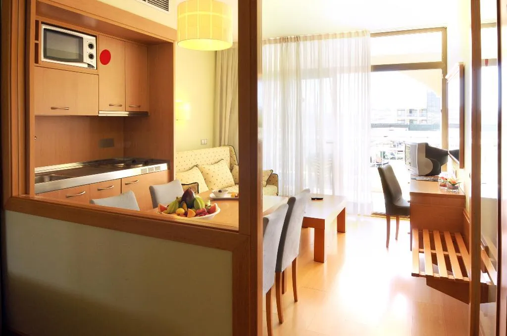 FAMILY ROOM CAPACITY 4 Room, Evenia Olympic Suites, Costa Brava