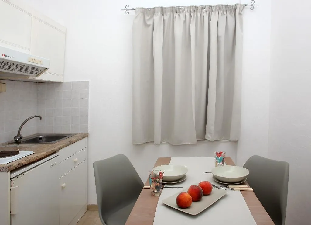 APARTMENT SUPERIOR CAPACITY 4 Room, Iraklis, Crete