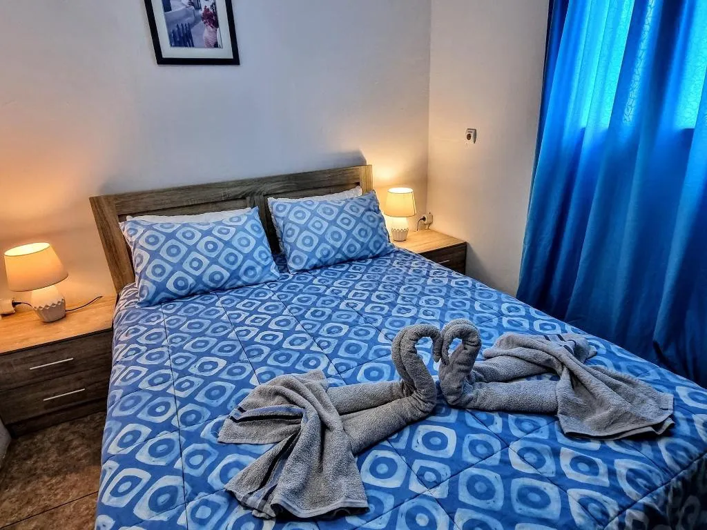 Room, Pleasure Beachside Studios, Santorini