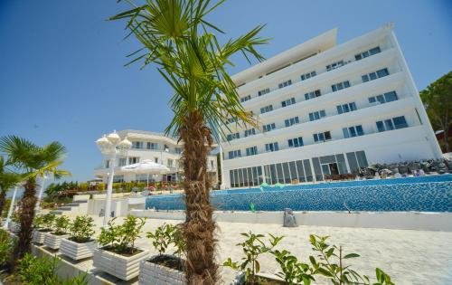 Hotel Elesio, Kavaje