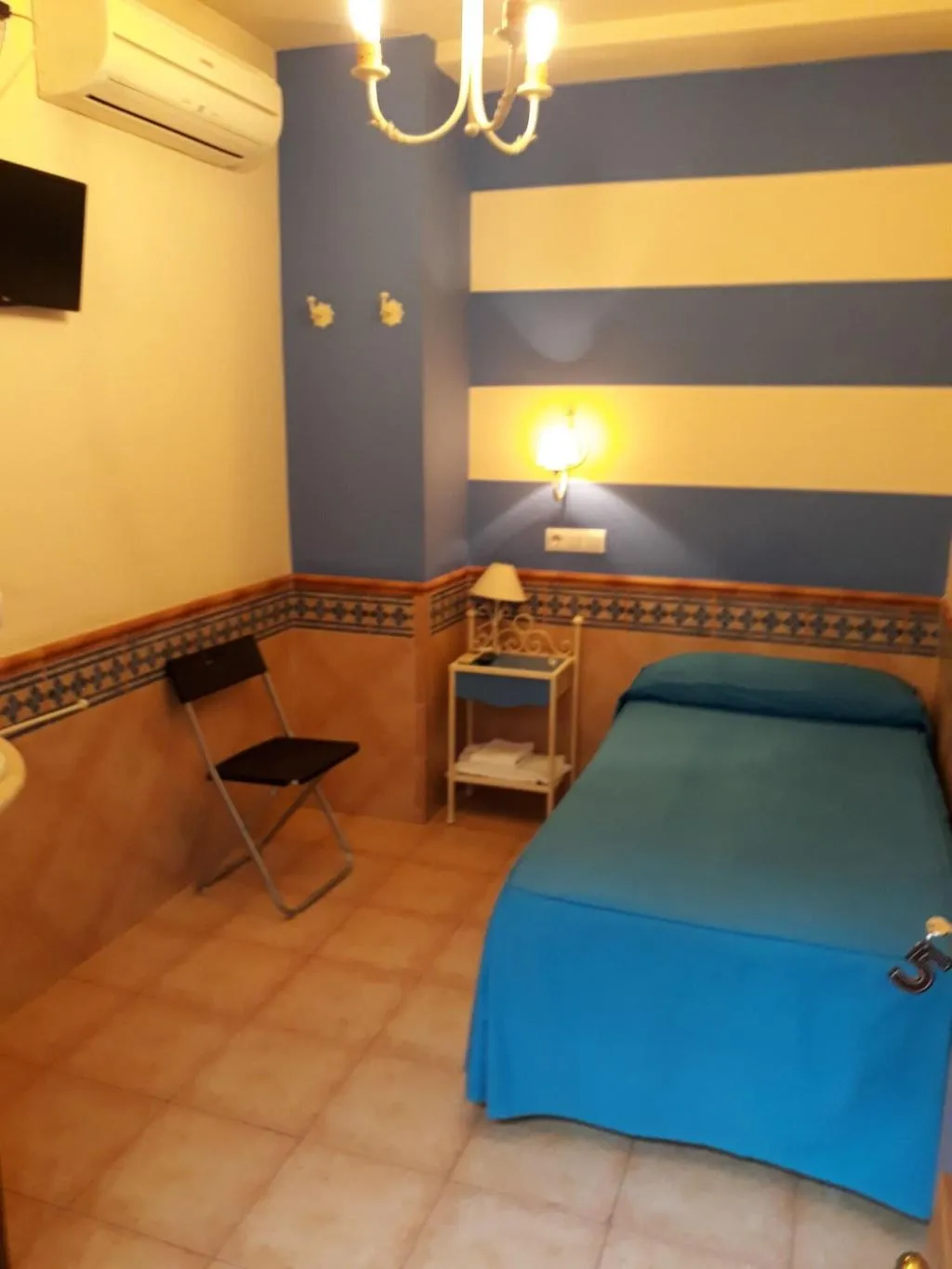 Room, Pensión Doña Trinidad, Seville