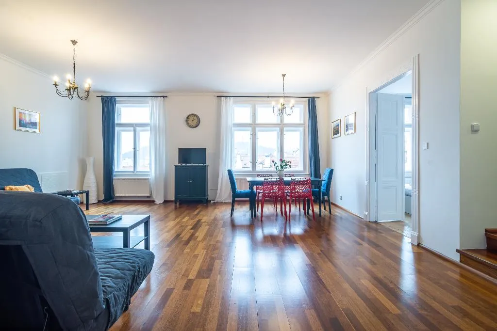 APARTMENT WITH BALCONY WITH VIEWS Room, Royal Road Residence, Prague