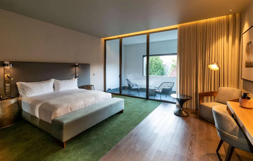 DOUBLE DELUXE RIVER VIEW Room, Hilton Porto Gaia, Porto