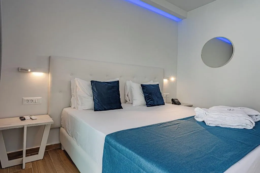 Room, Magique Bleu Suites, Zante