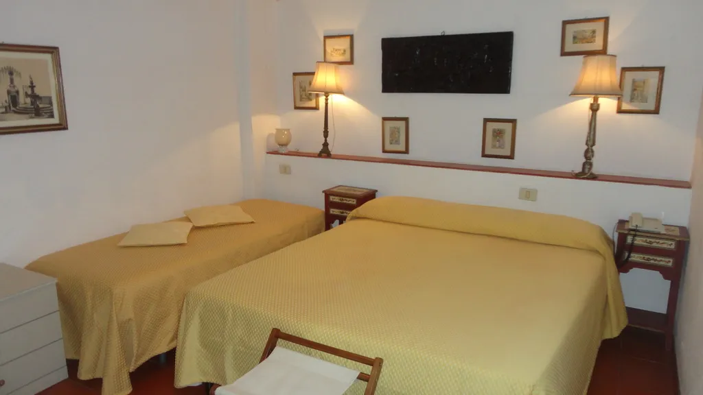TRIPLE STANDARD Room, Villa Mora, Catania
