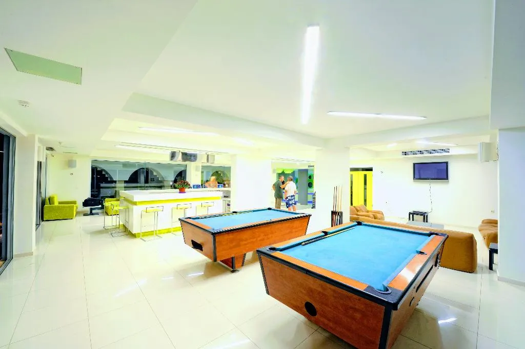 Sports and Entertainment, Hermes Malia, Crete