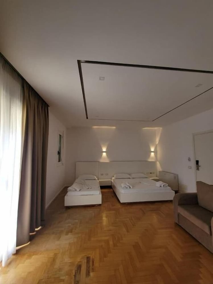 Thea Hotel, Kavaje