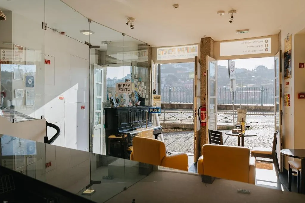 Bar, Happy Porto Hostel & Apartments, Porto