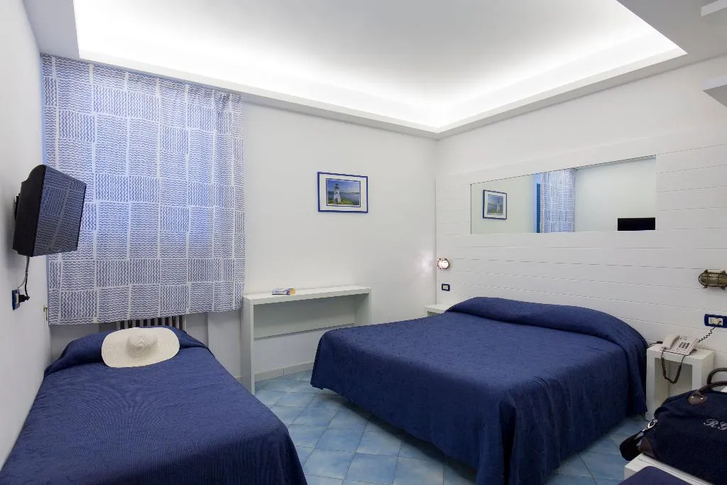 TRIPLE SEA VIEW Room, Hotel Il Faro Sorrento, Naples