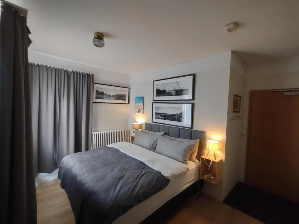 Room, Snorri's Guesthouse, Reykjavik