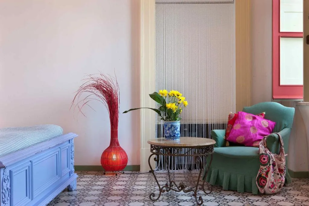 Room, Marina Piccola 73, Naples