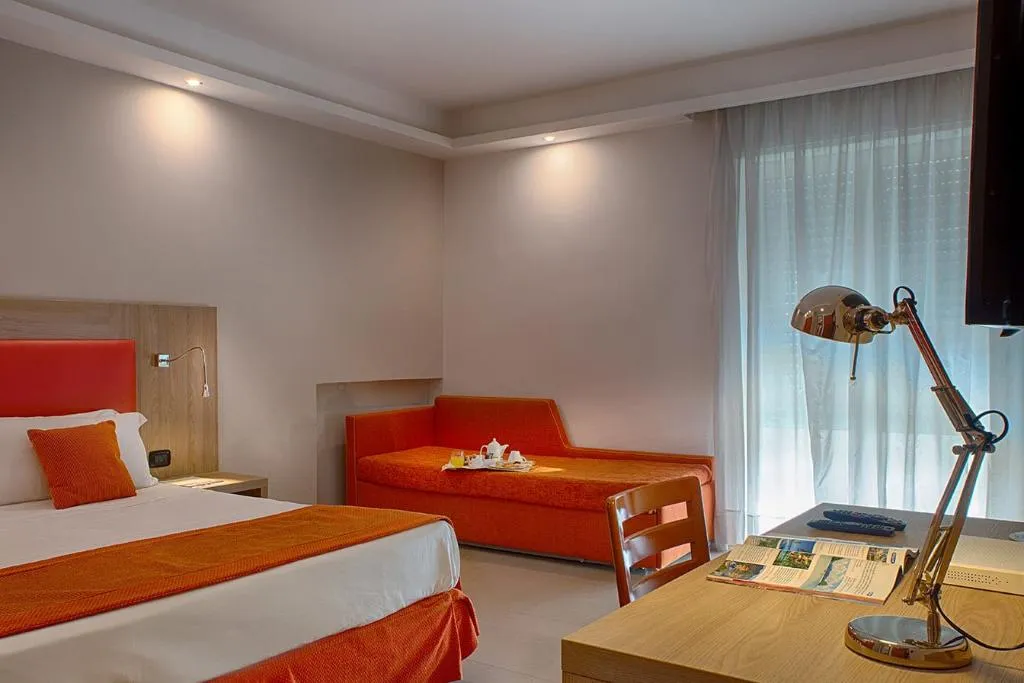 Room, American Hotel, Naples