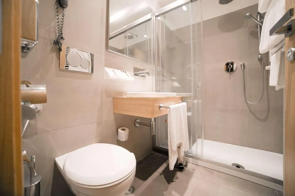 TRIPLE SUPERIOR KING BED Room, Hilton Garden Inn Rome Colosseum, Rome