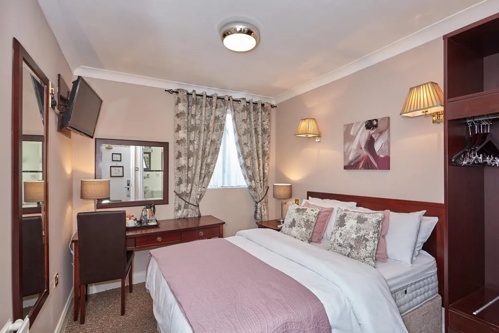 Room, Uppercross House, Dublin