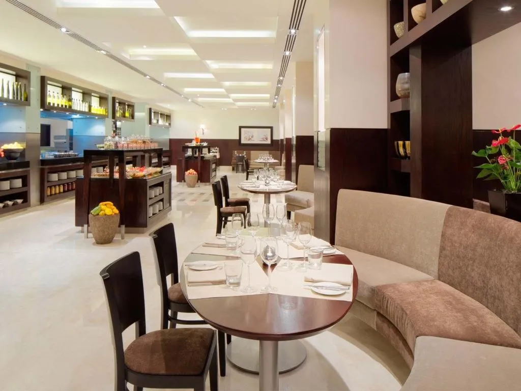 Restaurant, Hyatt Regency Galleria Residence Dubai, Dubai