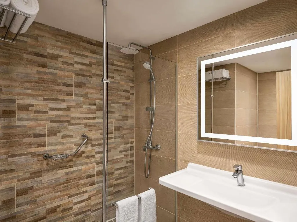 DOUBLE SUPERIOR Room, Novotel Cairo Airport, Cairo