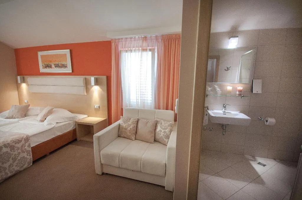 Room, Maritimo, Split