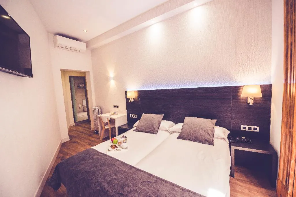 DOUBLE STANDARD Room, Marlasca, Madrid