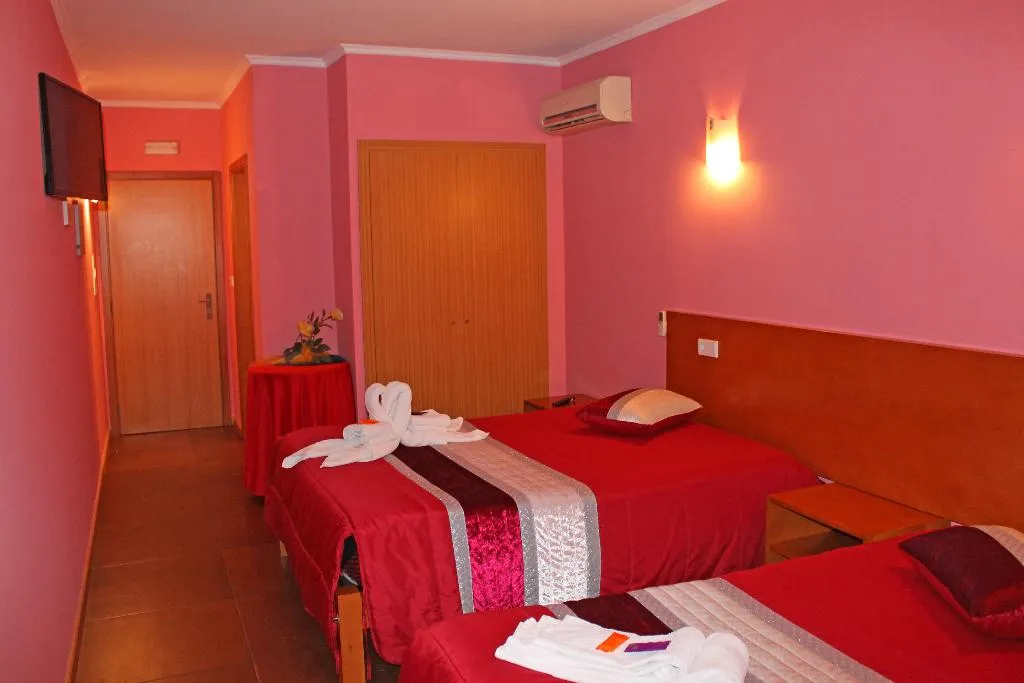 FAMILY ROOM CAPACITY 3 Room, Monte Carlo Love Porto, Porto
