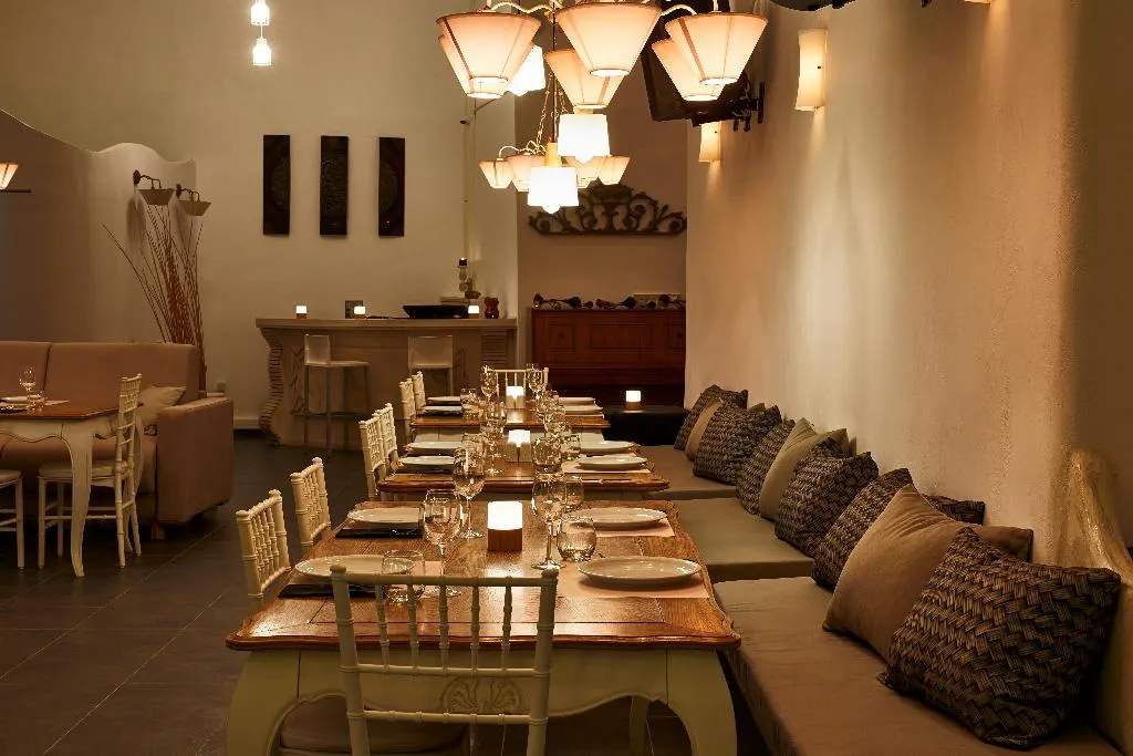 Restaurant, Suites of the Gods Cave Spa, Santorini