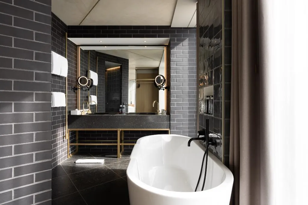DOUBLE CLASSIC Room, Ruby Emma Hotel Amsterdam by IHG, Amsterdam