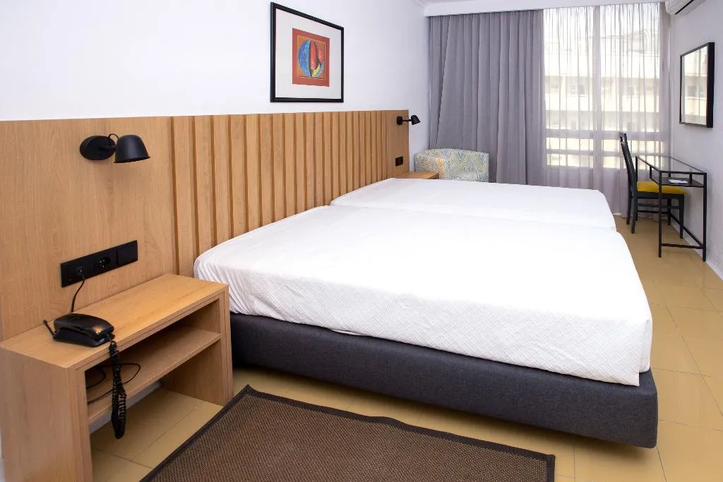 APARTMENT THREE BEDROOMS Room, Aparthotel Foz Atlantida, Algarve