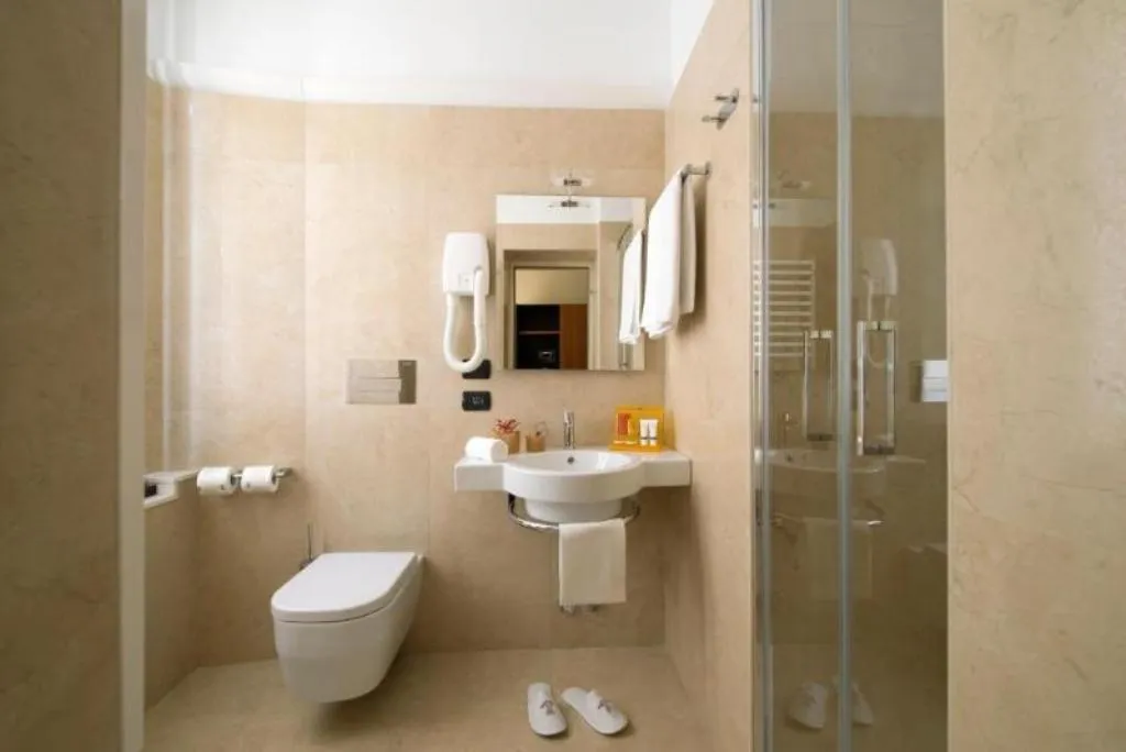 DOUBLE CLASSIC Room, Fenice Hotel Milan, Milan