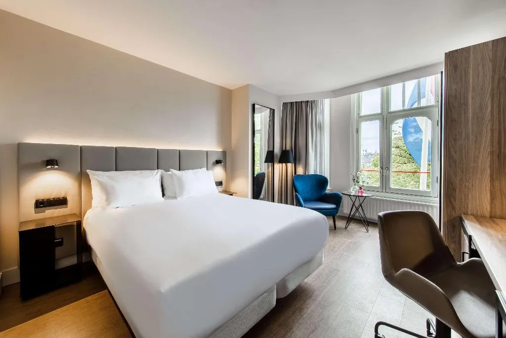 TRIPLE SUPERIOR Room, NH Amsterdam Schiller, Amsterdam