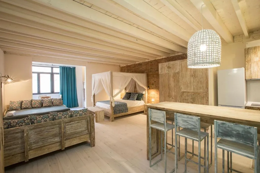 APARTMENT CAPACITY 8 Room, La Bodega Suites, Barcelona