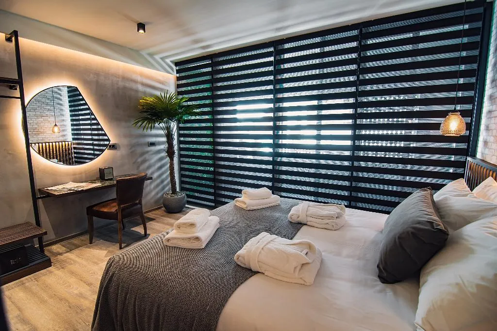 SUITE CAPACITY 2 Room, Project 3 Urban Chic Hotel, Athens