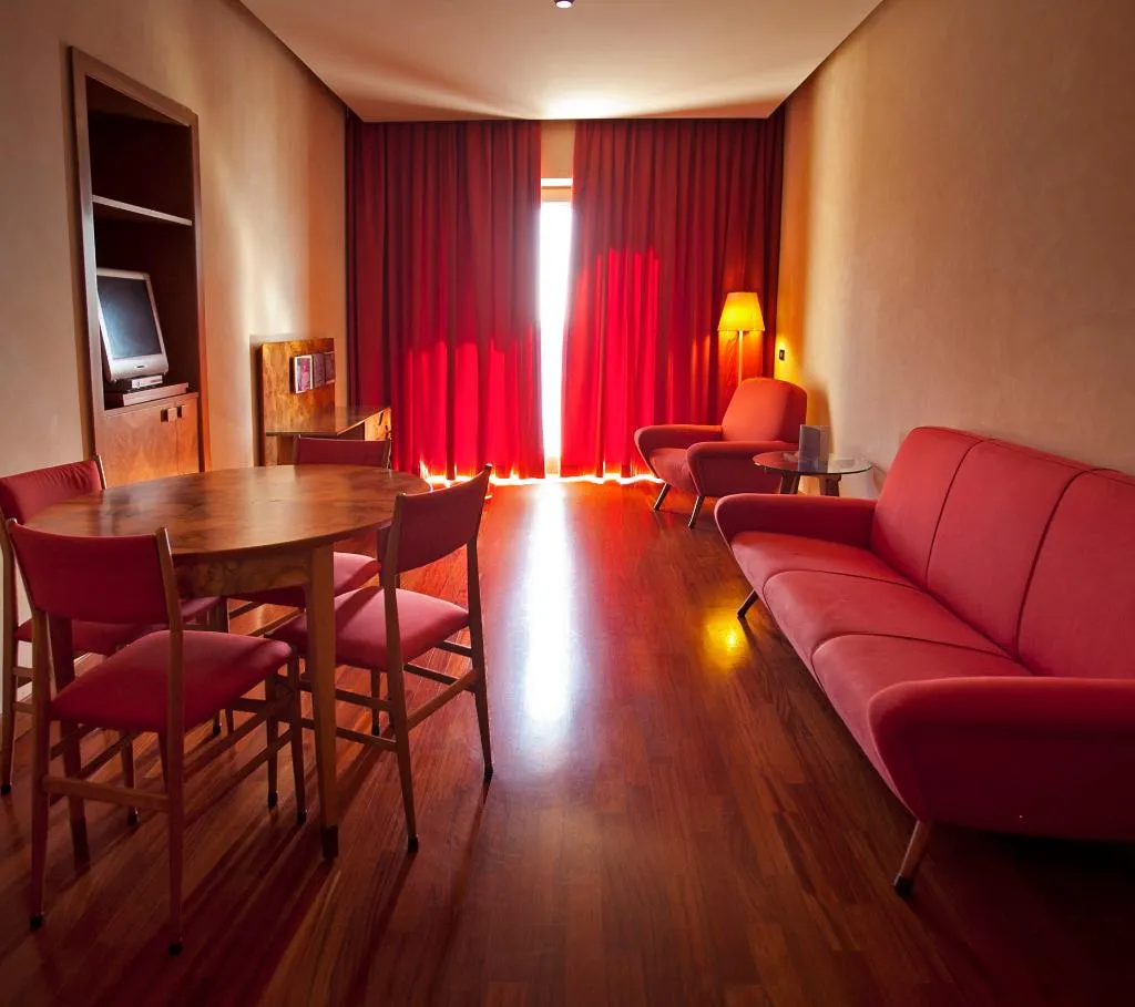 JUNIOR SUITE SEA VIEW Room, Royal Continental, Naples