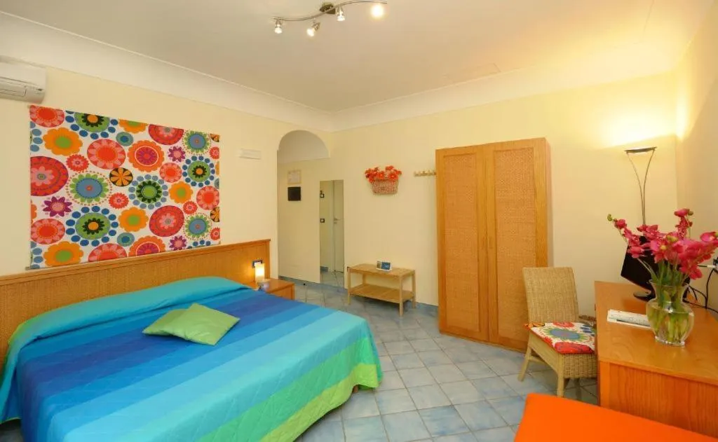 Room, Sharon House, Naples