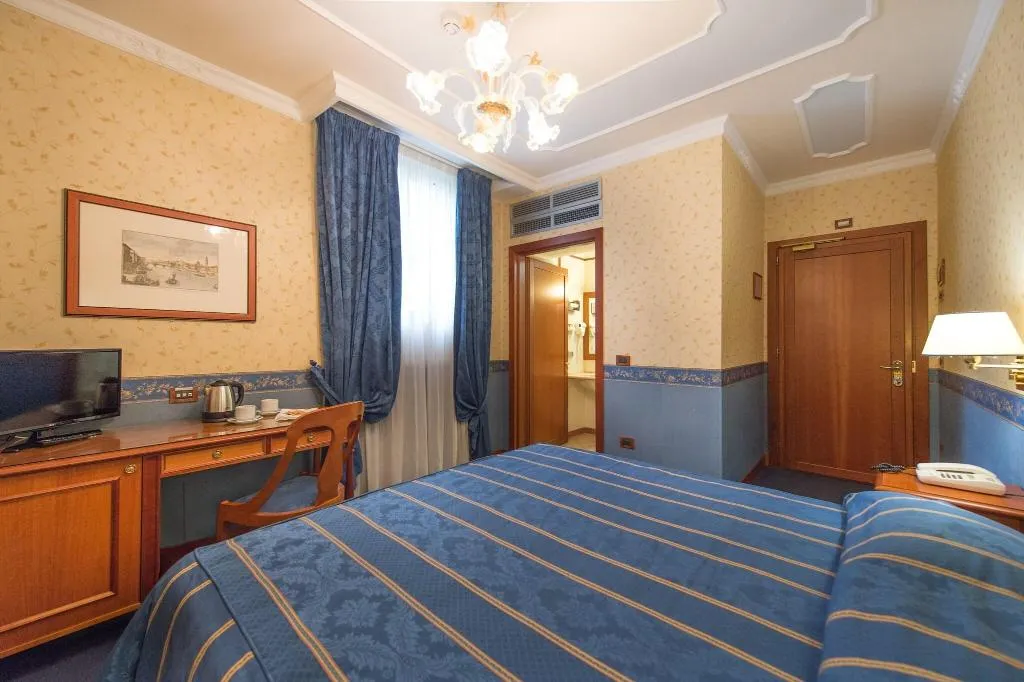 DOUBLE QUEEN SIZE BED Room, Diana Park Hotel, Florence