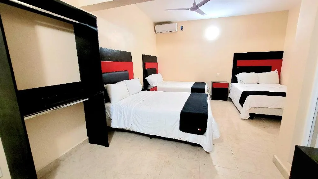 FAMILY ROOM THREE BEDS Room, Jardín Cancún, Cancun Area