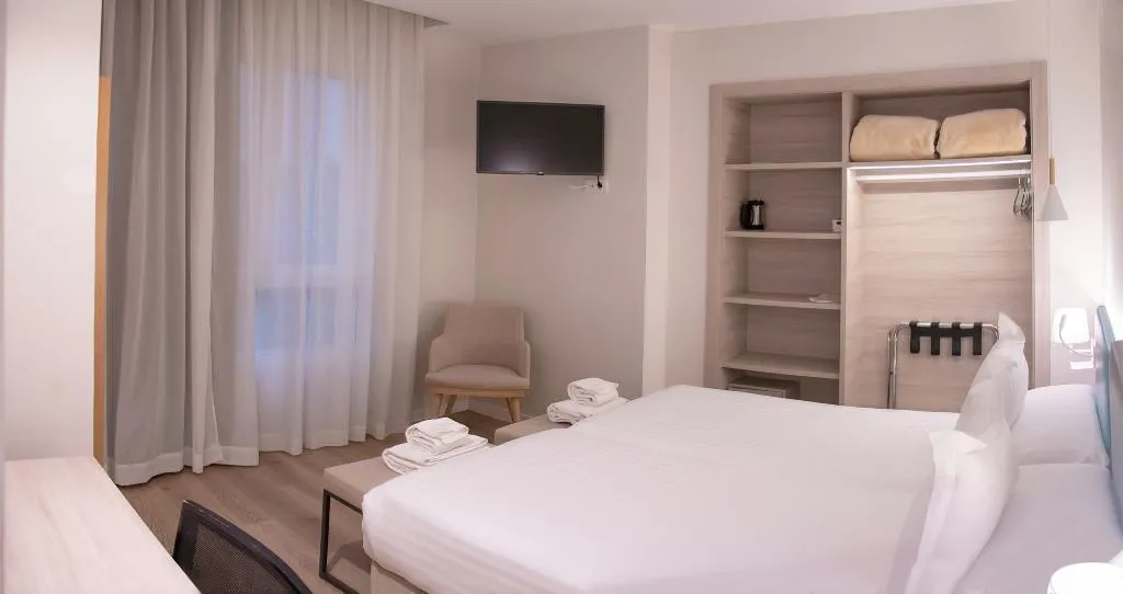 Room, Mediterraneo, Valencia