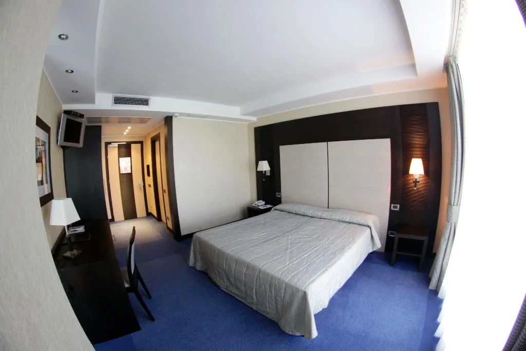 TRIPLE STANDARD Room, B&B HOTEL Napoli San Mauro, Naples