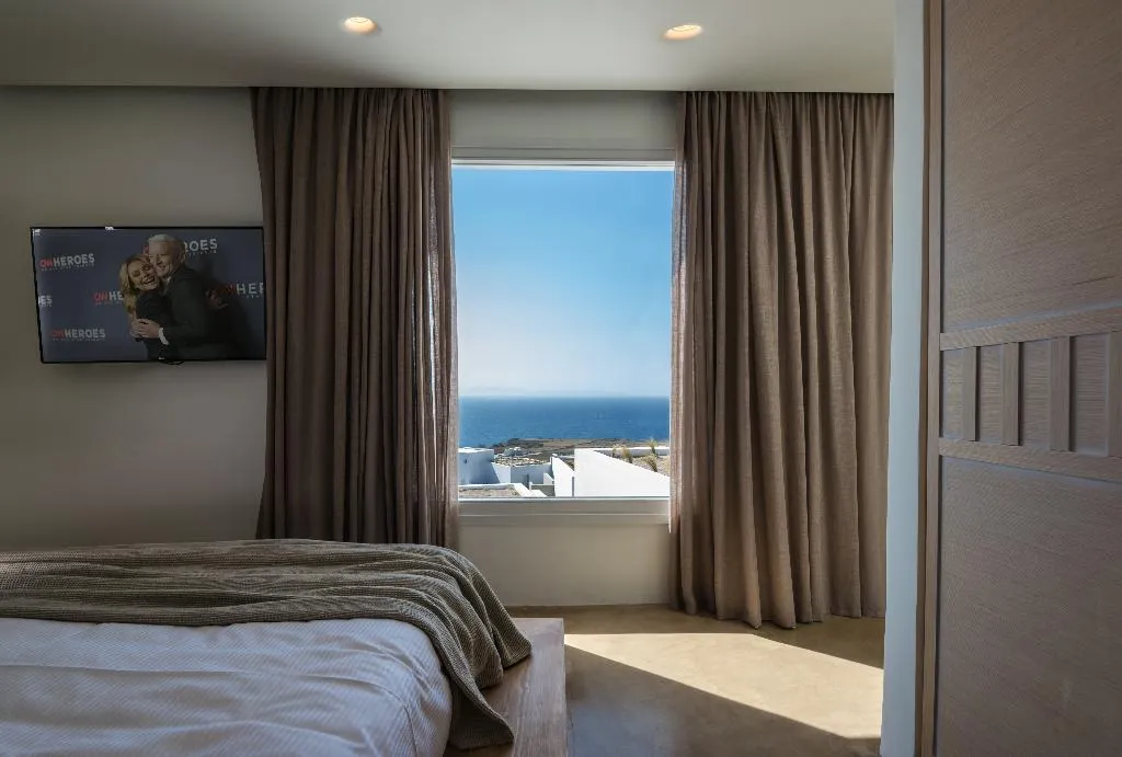 FAMILY ROOM WITH PRIVATE POOL Room, Andronis Arcadia, Santorini