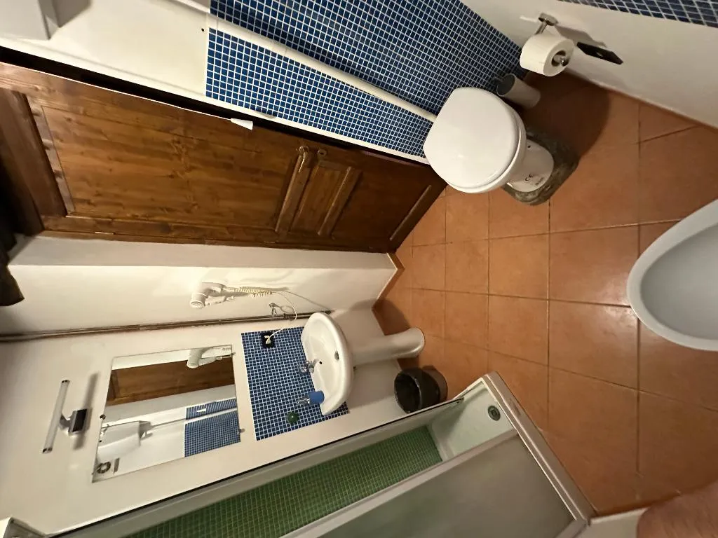 SINGLE STANDARD Room, Art Lincoln, Palermo