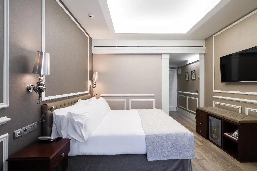 DOUBLE SINGLE USE WITH TERRACE Room, Catalonia Passeig de Gracia, Barcelona
