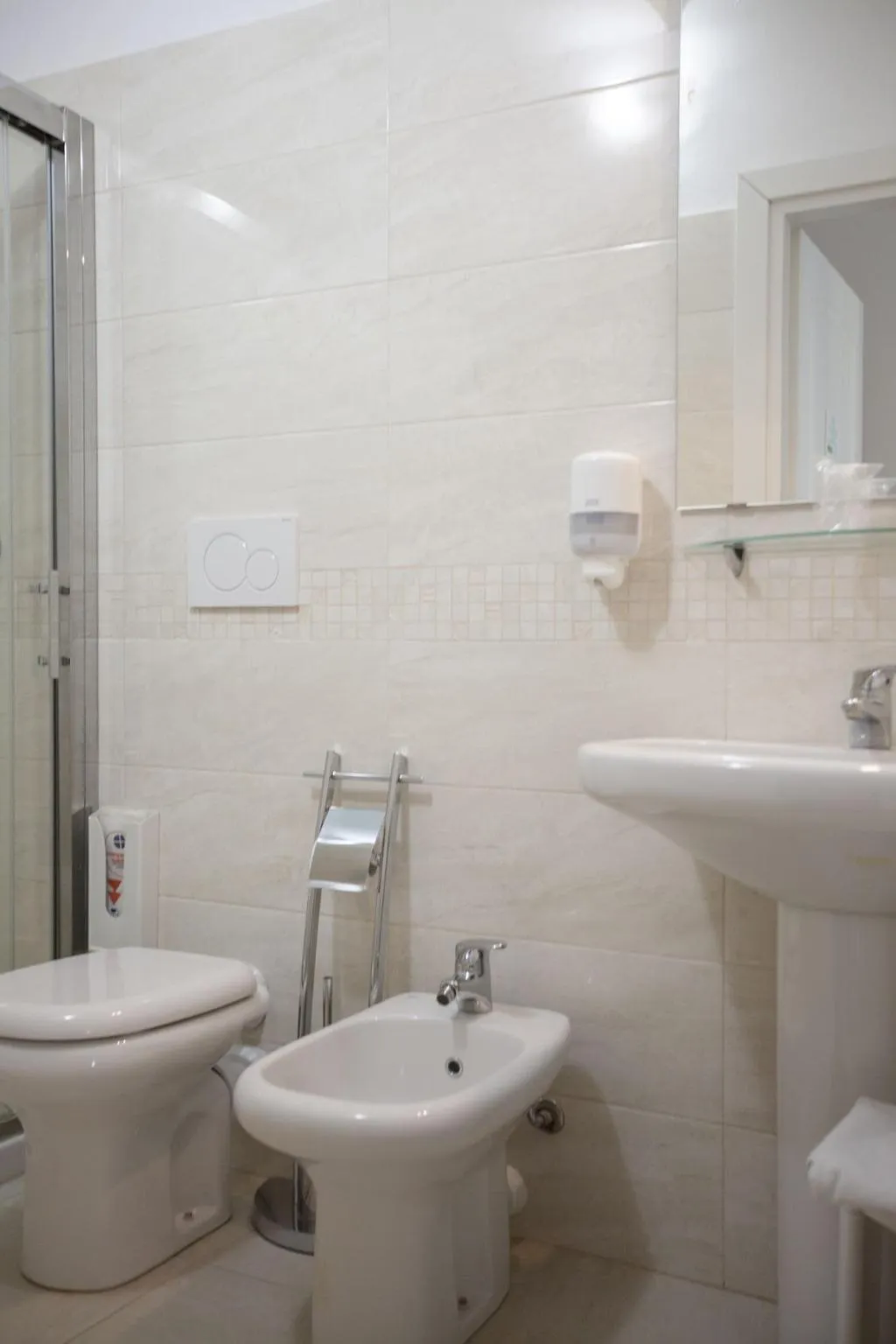 Room, Albergo Amalfi Milano, Milan