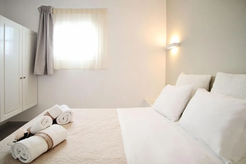 Room, Kritikakis Village Apartments, Santorini