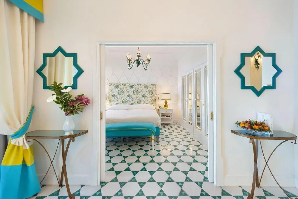 Room, Il San Pietro, Naples