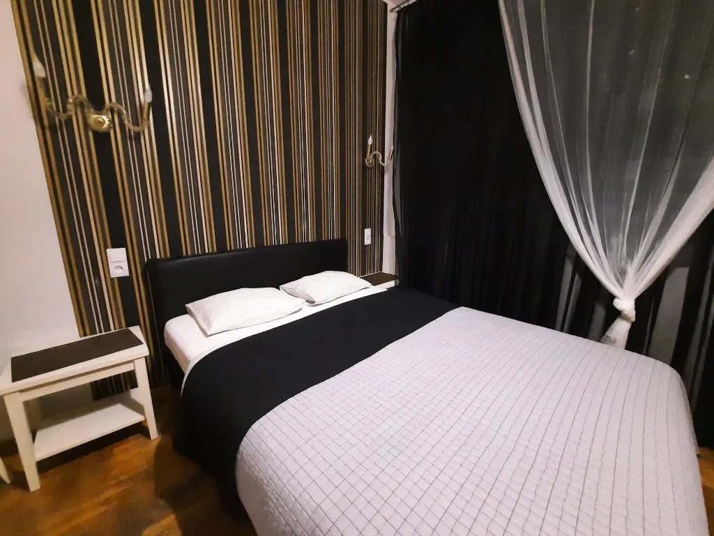 DOUBLE WITH SHARED BATHROOM Room, Lorf Hostel&Coffee, Krakow