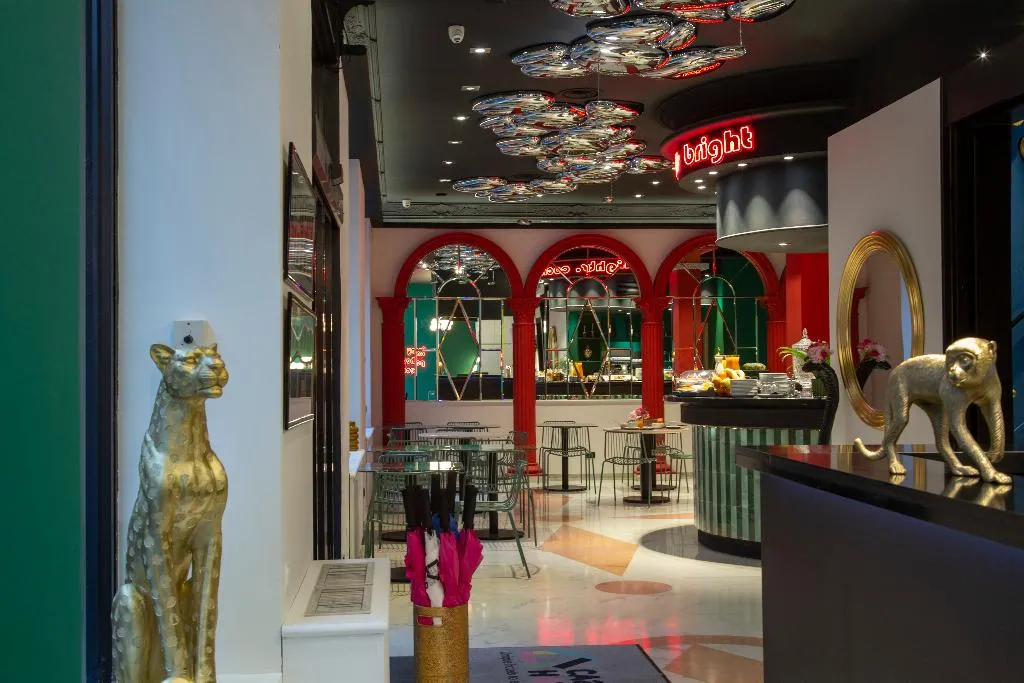 Lobby, Casual Eclettico Milano, Milan