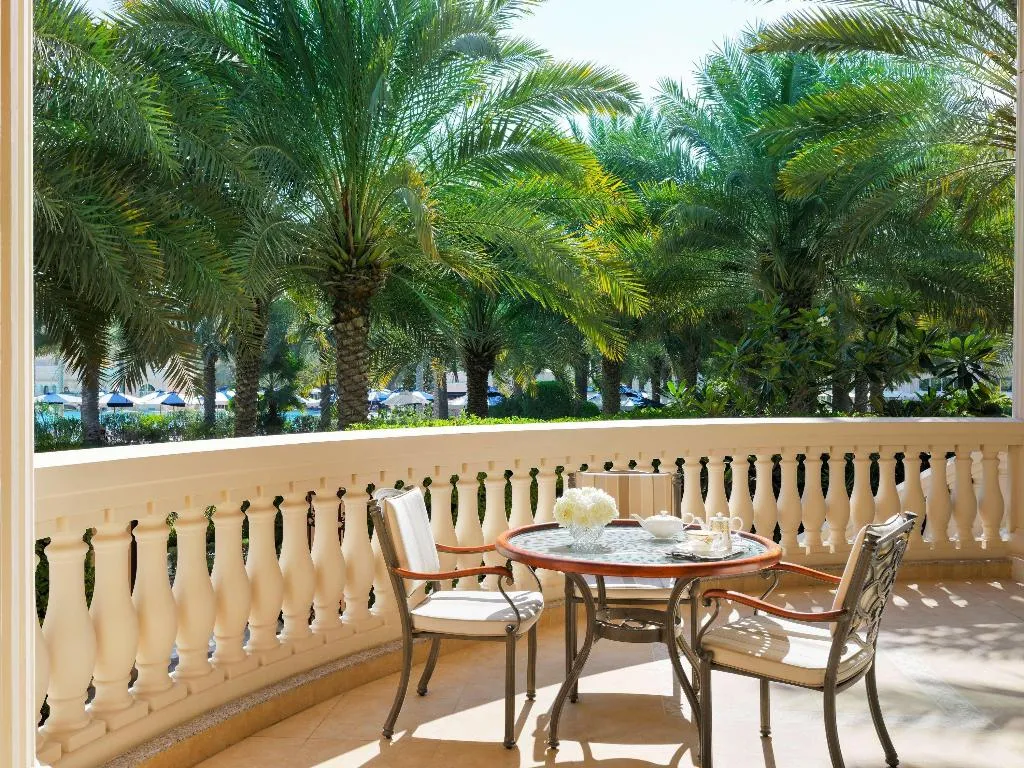 VILLA STANDARD Room, Raffles The Palm Dubai, Dubai