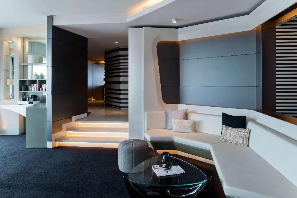 Room STANDARD Room, V Hotel Dubai, Curio Collection by Hilton, Dubai